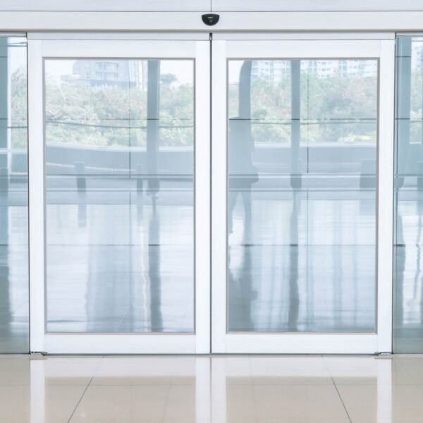 Automatic glass door